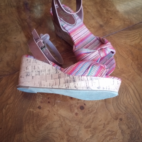 Mia Lady Wedge Sandal - Picture 3 of 5